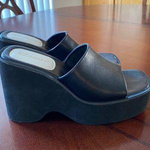 Trendy platform sandal